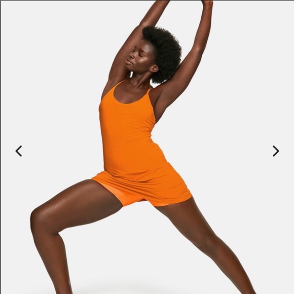 LOOKING FOR THIS DRESS - Picture 2 of 5